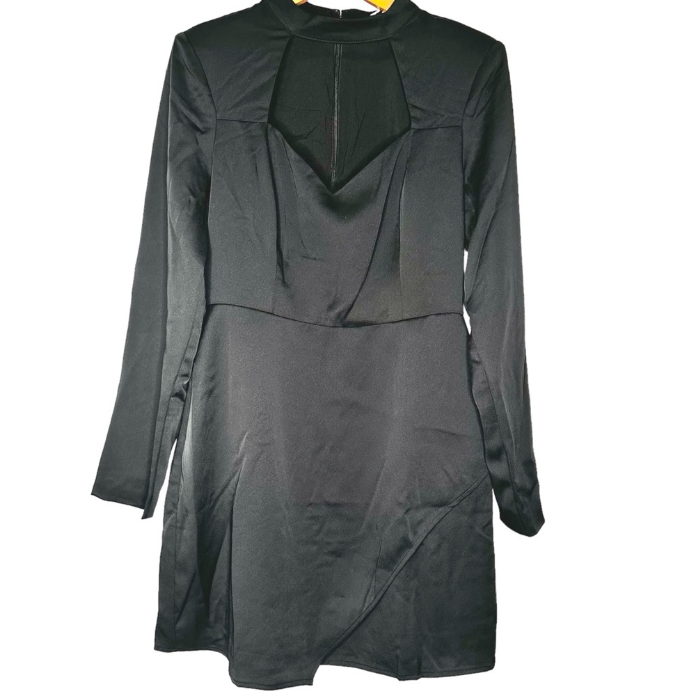 Adelyn Rae Black Mock neck Key hole dress Size Medium. NWT